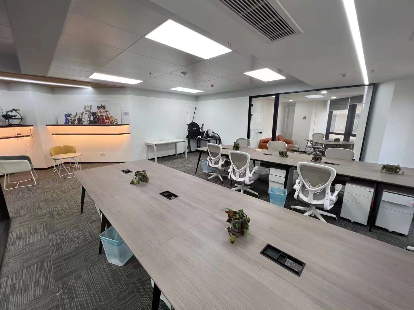 长峰中心187平精装修带家具办公室出租